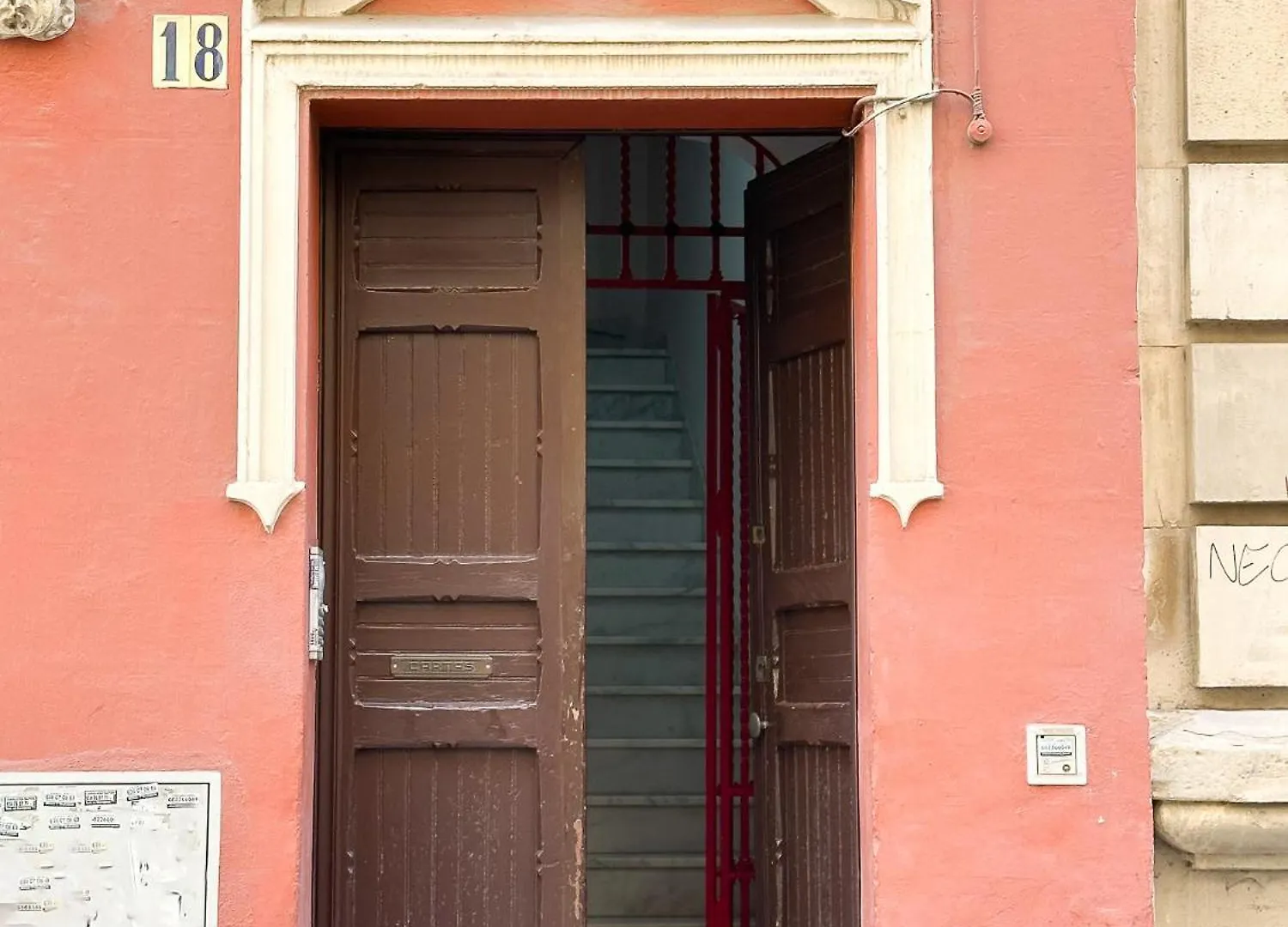 Apartment Central Cozy Budget 2Br Apt With Ac, 1 Bath, Private Parking Opt Seville