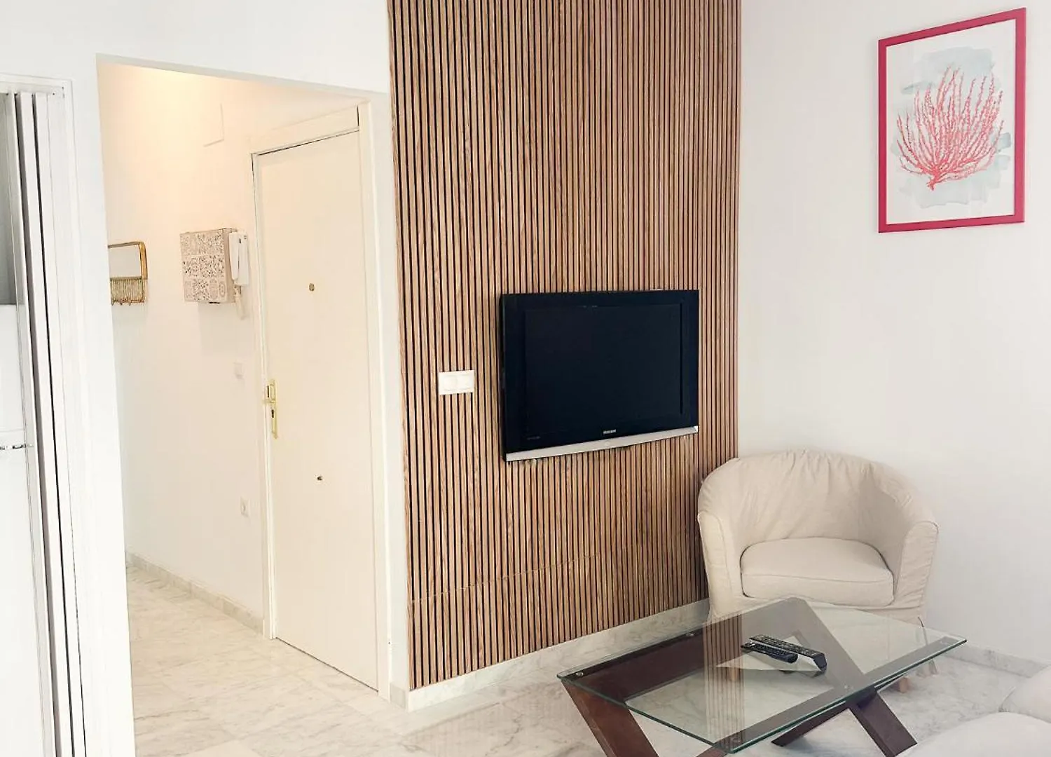 Central Cozy Budget 2Br Apt With Ac, 1 Bath, Private Parking Opt Seville 0*,  Spain