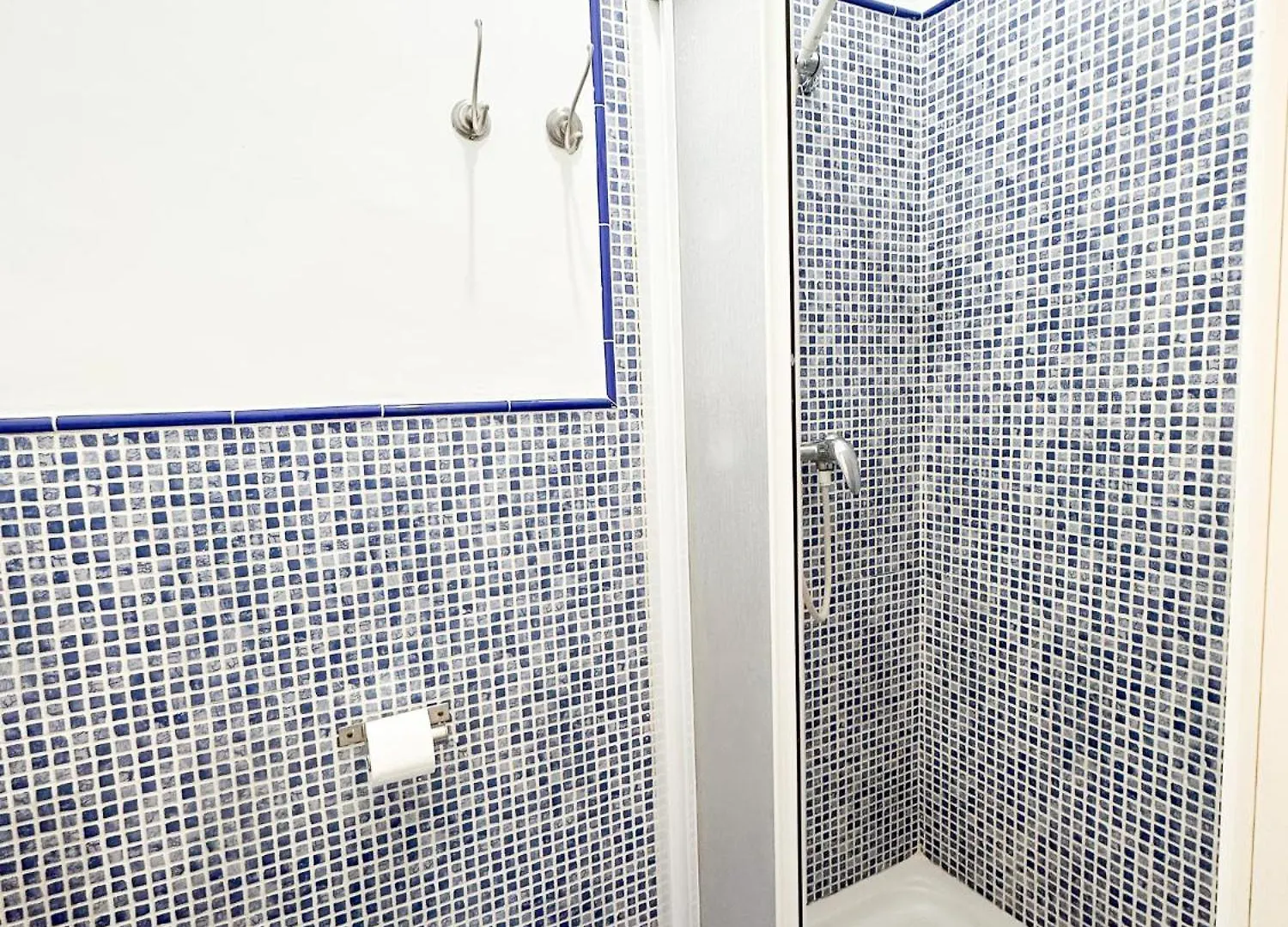 Apartment Central Cozy Budget 2Br Apt With Ac, 1 Bath, Private Parking Opt Seville Spain