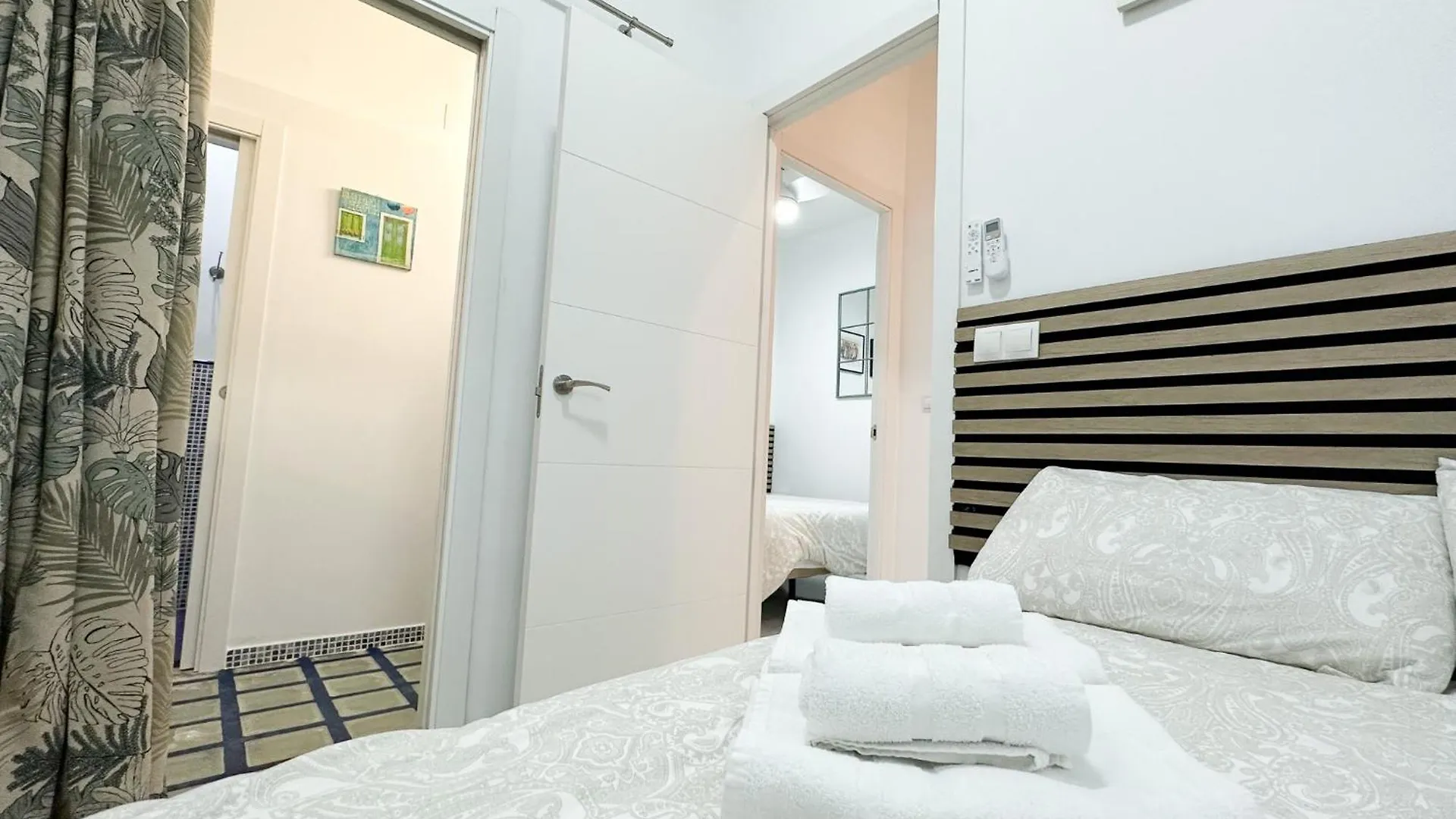 Central Cozy Budget 2Br Apt With Ac, 1 Bath, Private Parking Opt Севилья 0*,