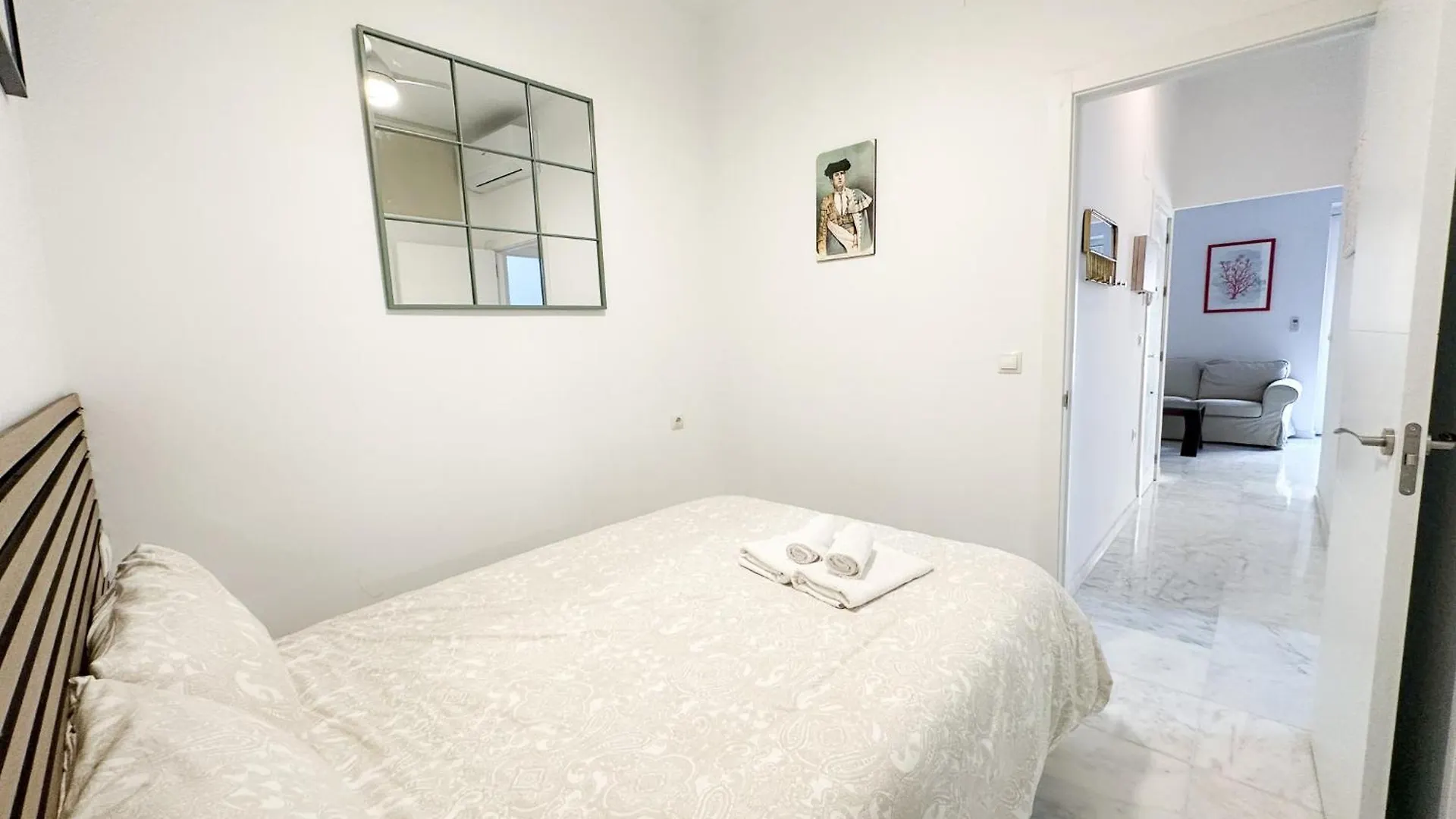 Central Cozy Budget 2Br Apt With Ac, 1 Bath, Private Parking Opt Севилья