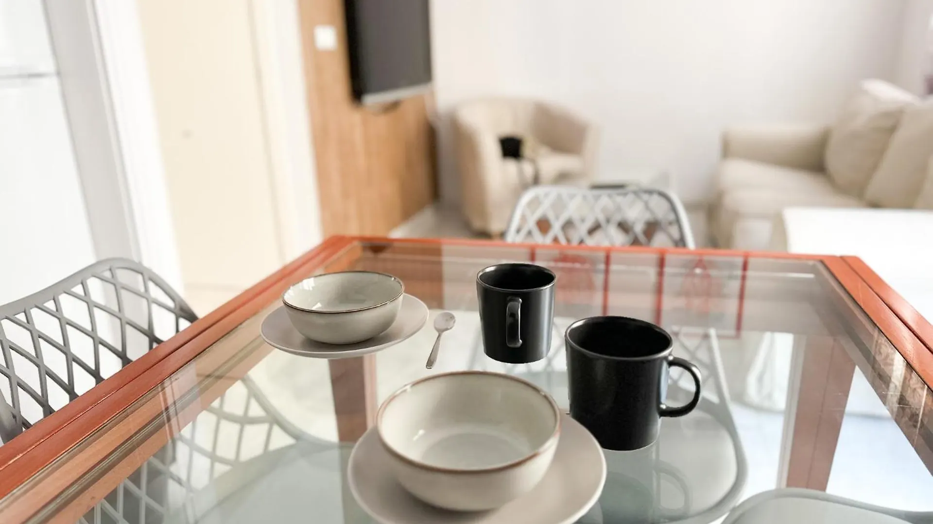Central Cozy Budget 2Br Apt With Ac, 1 Bath, Private Parking Opt Севилья 0*,  Испания