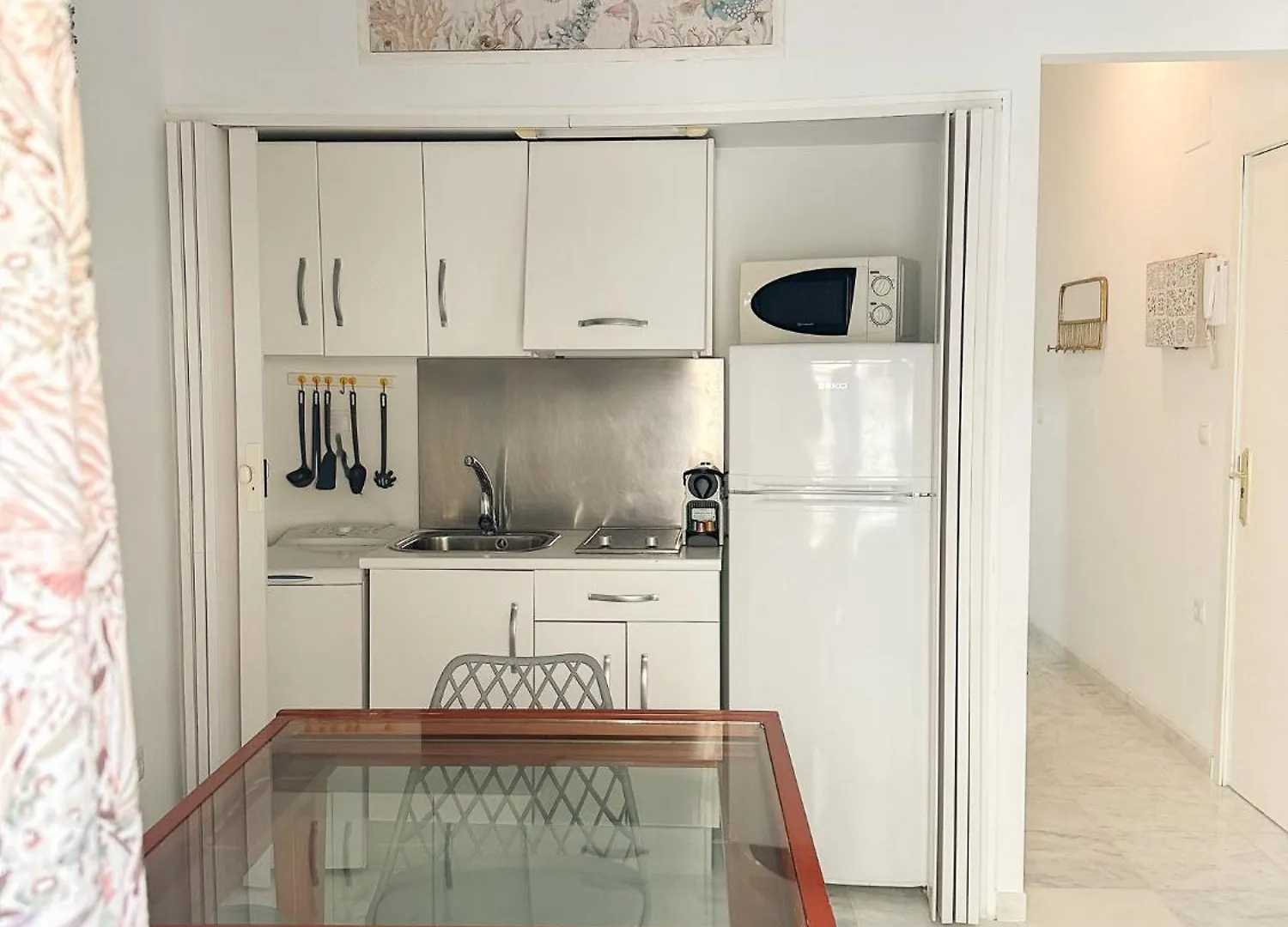 Central Cozy Budget 2Br Apt With Ac, 1 Bath, Private Parking Opt Севилья Апартаменты